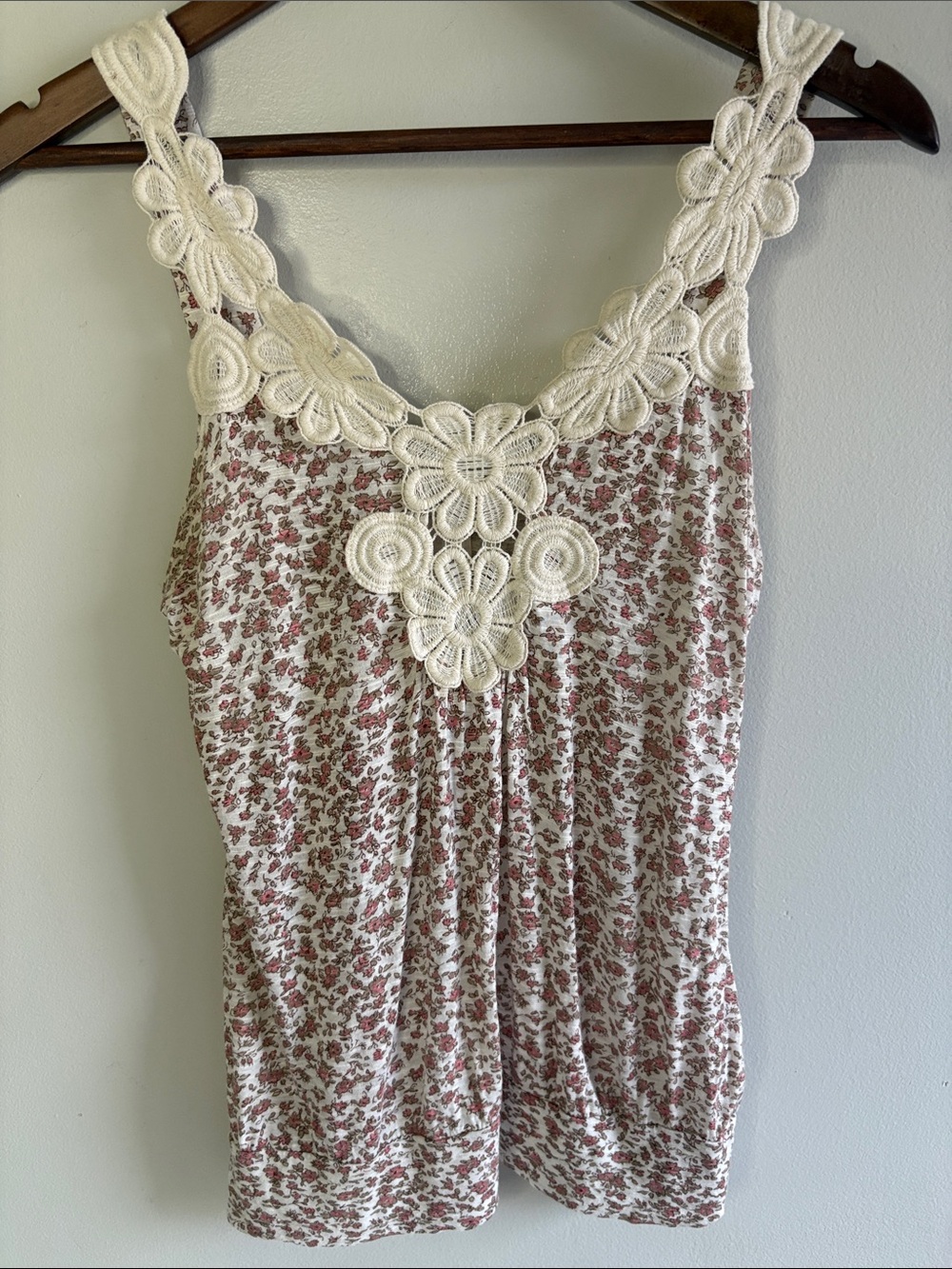 Body Central Y2K Floral Crochet Lace Tank Top Coquette Boho M